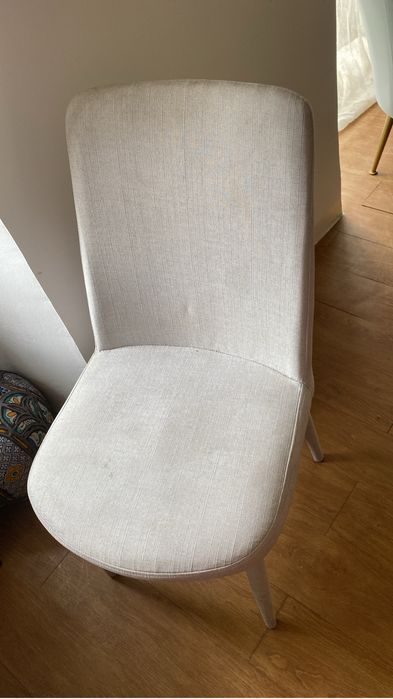 Seis cadeiras de jantar de tecido