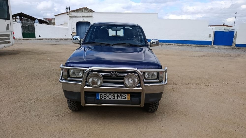 Toyota Hilux tracker 4x4 2.4cc 100cv ano 99
