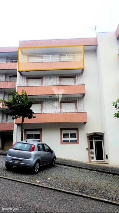 Apartamento T3 renovado e mobilado