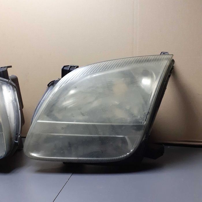 Lampy przednie Suzuki Ignis II