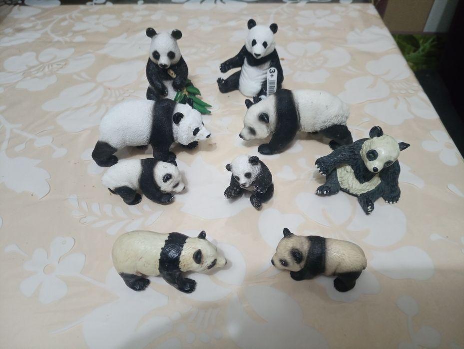 Фігурки та ферми schleich