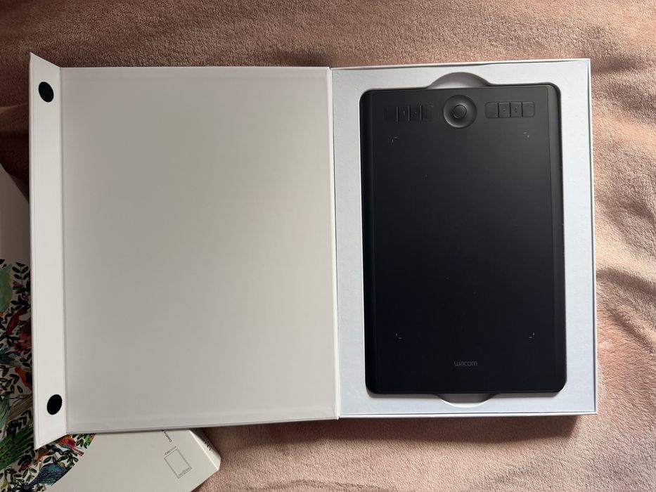 WACOM Intuos Pro M Creative Pen Tablet