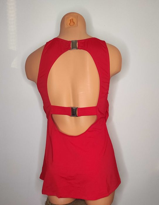 Czerwone tankini zapinane na plecach Bonprix