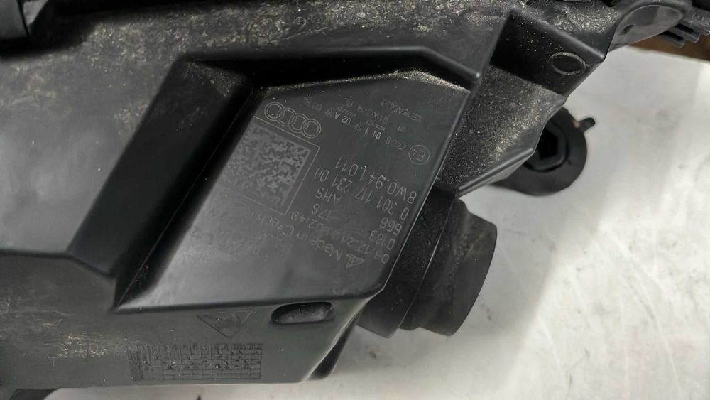 Farol Esquerdo LED Audi A4 B9