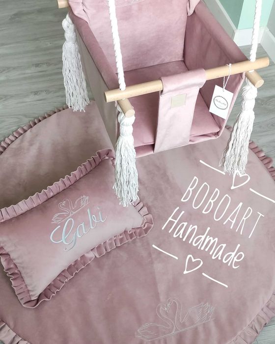 Poduszka personalizacja imię inicjał falbanka Velvet