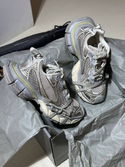 Balenciaga 3XL dirty beige