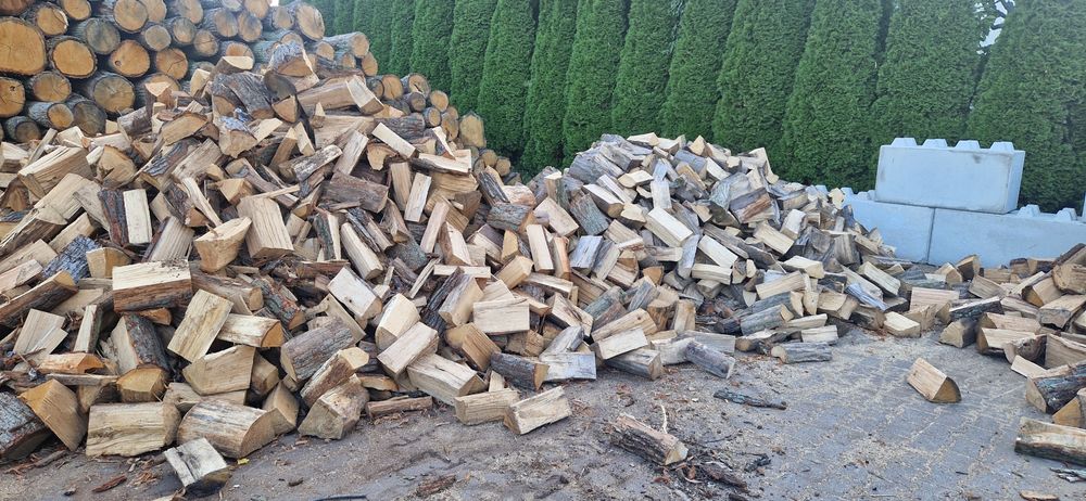 Drewno kominkowe dąb suchy