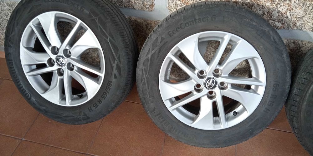 Jantes Toyota originais 15 como novas com pneus