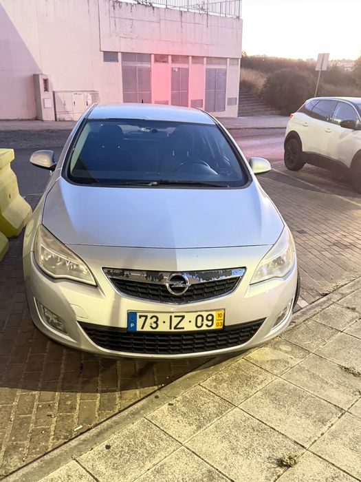 Opel astra 2010, com 252000 km