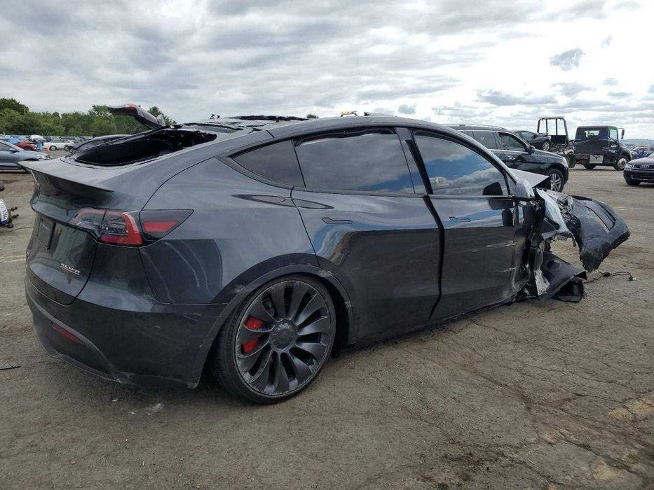 разборка Tesla Model Y 2024 года