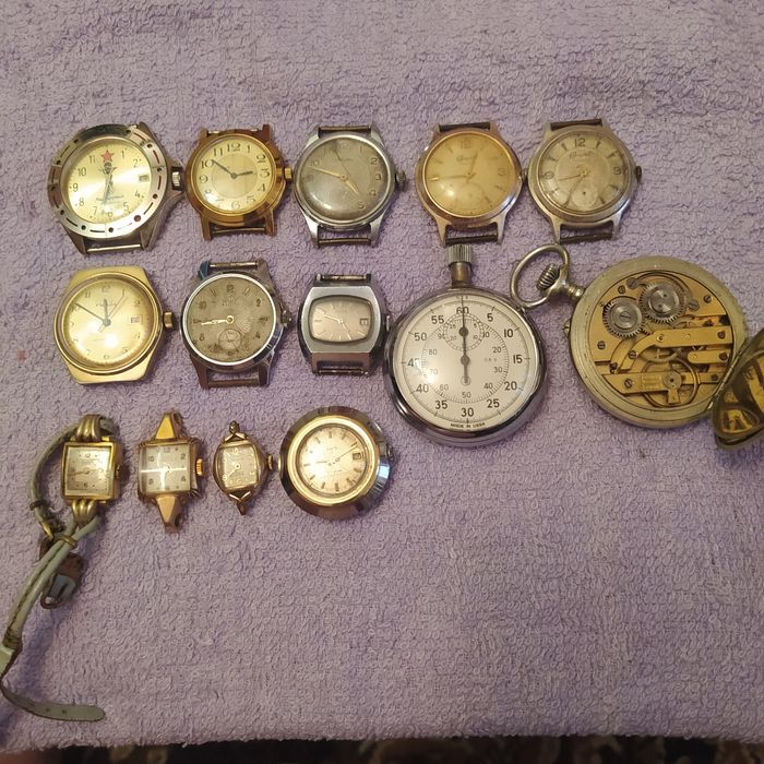 Годинники механічні різні