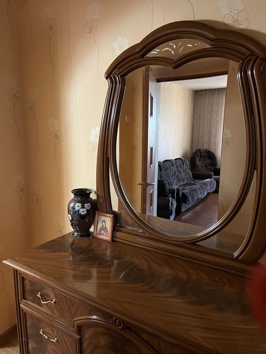 Продам   2-кімнатну квартиру в цегляному будинку, (район готелю «Градецький»)