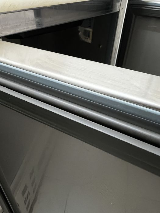 Stół chłodniczy COMBISTEEL. Lada sałatkowa gastronomiczna.