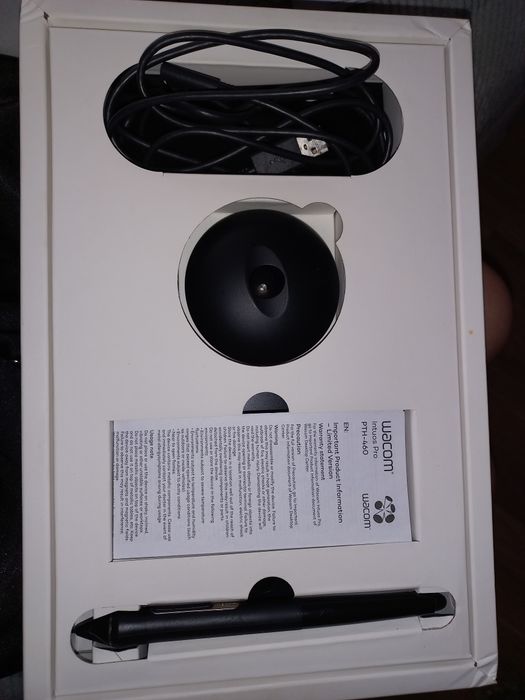 Графічний планшет Wacom Intuos Pro Small (PTH-460).