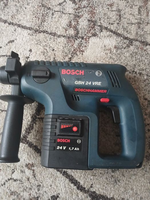 Sprzedam używaną młotowiertarkę firmy Boscha 24Wolt akumulatory
