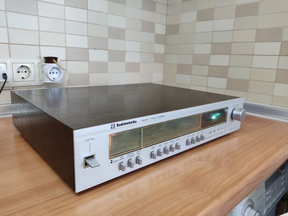 Тюнер Radiotehnika Т-101-стерео