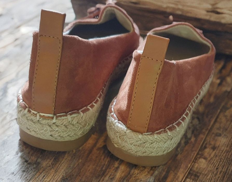 Nowe zamszowe espadryle z frędzlami camel rude
