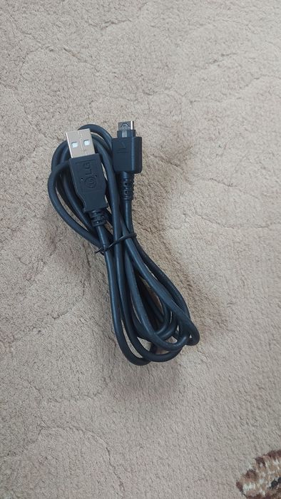 Аудіо і відео кабелі.