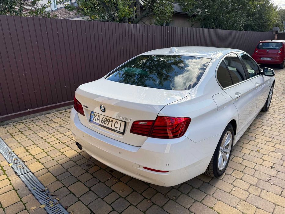BMW F10 528i xDrive 2016