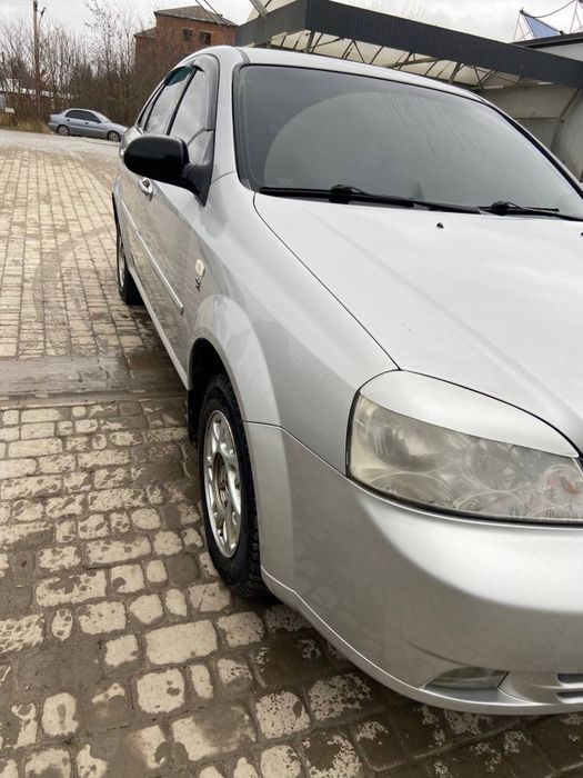 Продам лачетті в хорошому стані