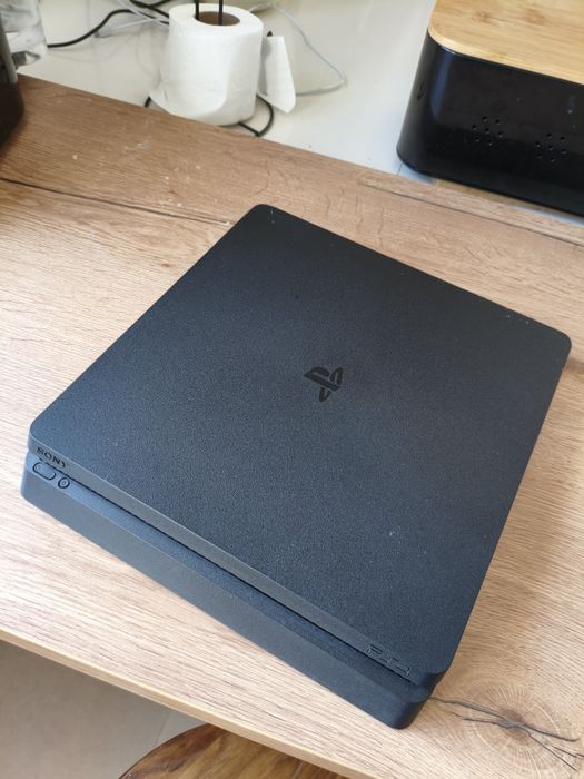 PlayStation 4 Slim 1TB com comando novo