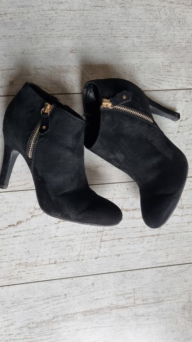 Buty, botki czarne, zamszowe, kozaczki szpilki rozmiar 35