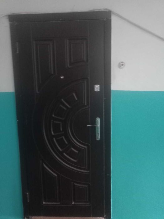 `Продам 2х кімнатну на Власівці