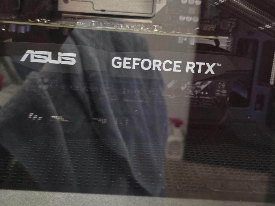 Torre gaming AM5 DDR5 16GB 4800MHZ RTX 3050 E RYZEN 5  8400F