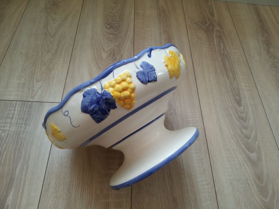 Hand-painted ceramic fruit bowl426076767078983681