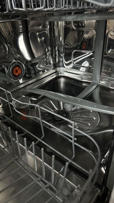 вбудована посудомийна машина Electrolux ESL6362LO