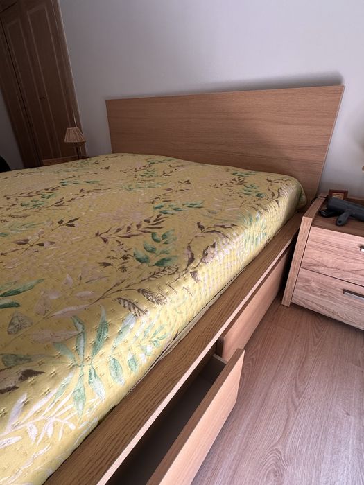 Cama de casal com arrumação e colchao