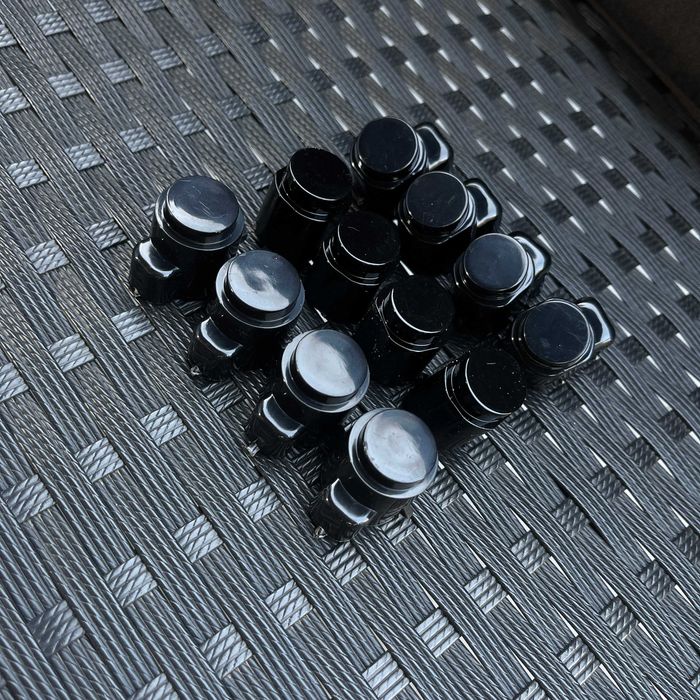 РОЗПРОДАЖА заглушки парктроника универсальные 17мм