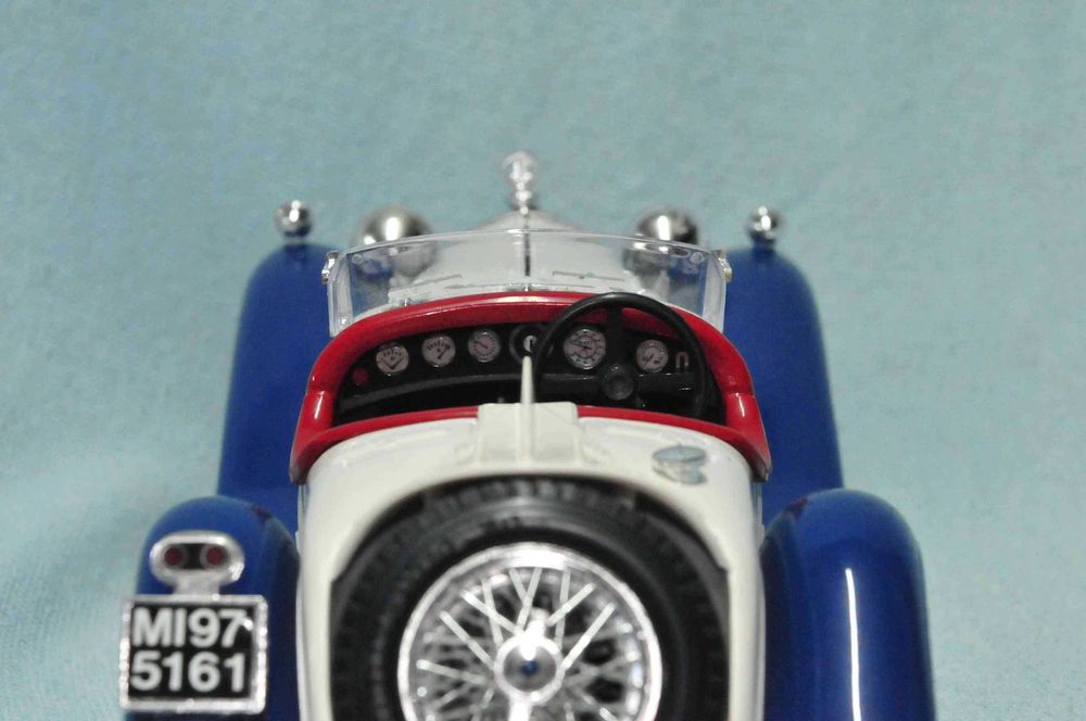 Burago - Alfa Romeo 2300 Spider