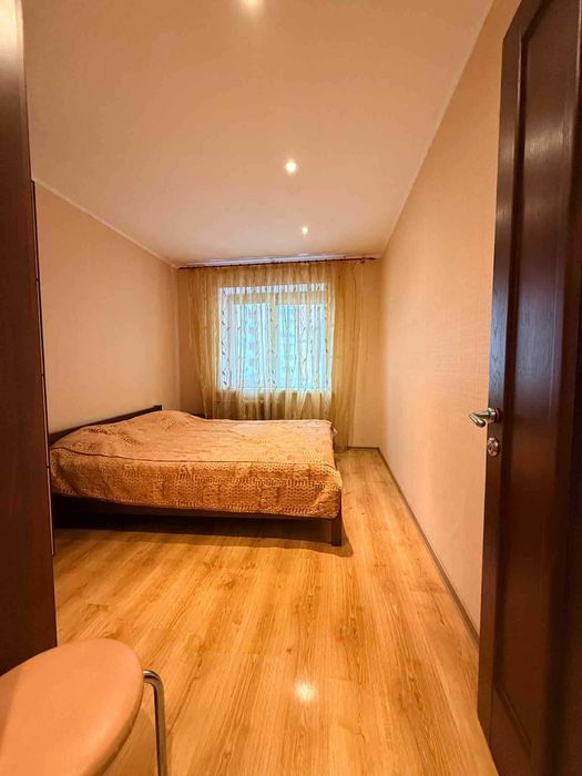 2к.квартира з великою кухнею