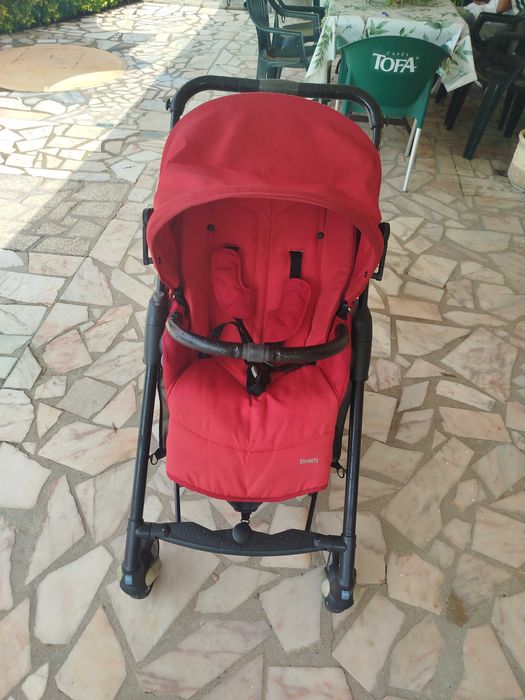 Carrinho de bebê e bibicoque