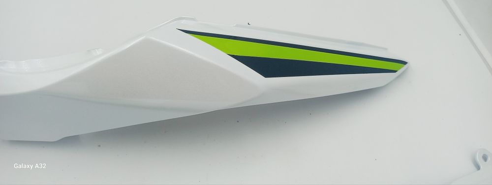 kawasaki z650 ogon owiewka tyl biala perla P L