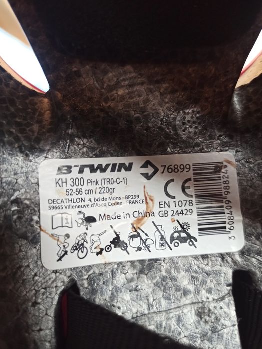 Kask Btwin z Decathlon