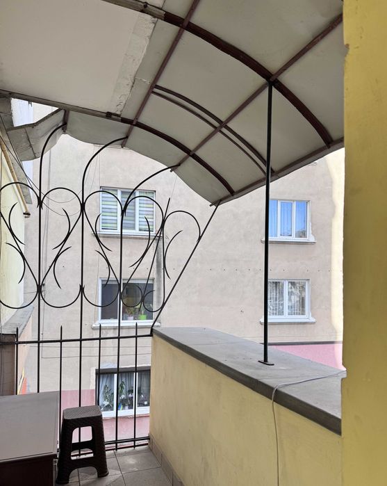 Оренда Офісу ЦЕНТР Мазепи . Другий поверх. 20мкв +4 мкв балкон. Ключі .