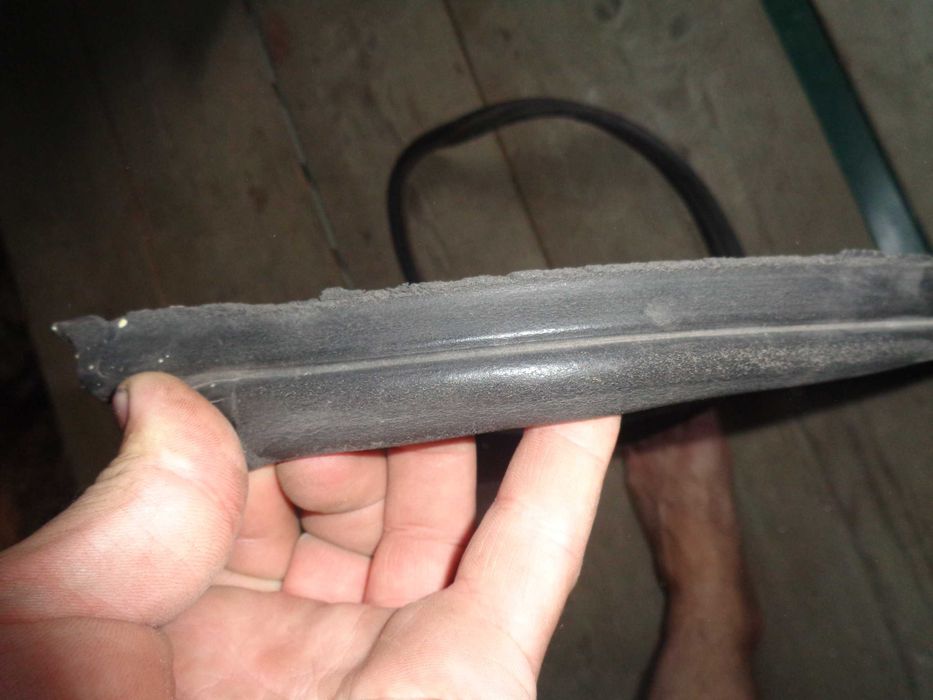 Ущільнювач W124 рами дверей. Уплотнитель Двери