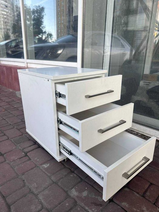 Офісні тумби — великий вибір, розпродаж