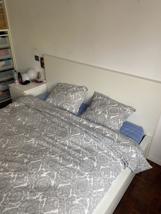 IKEA Cama 180x200 com Estrado e 4 Gavetas + Cómoda + Capa de Edredão