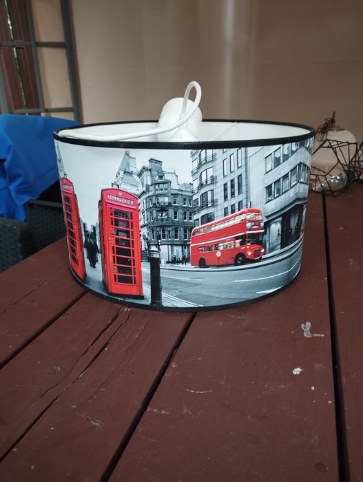 Lampa sufitowa do pokoju młodzieżowego