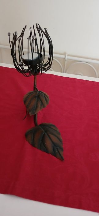 Castiçal em forma de flor