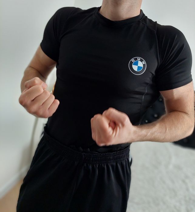 Czarny t-shirt bmw