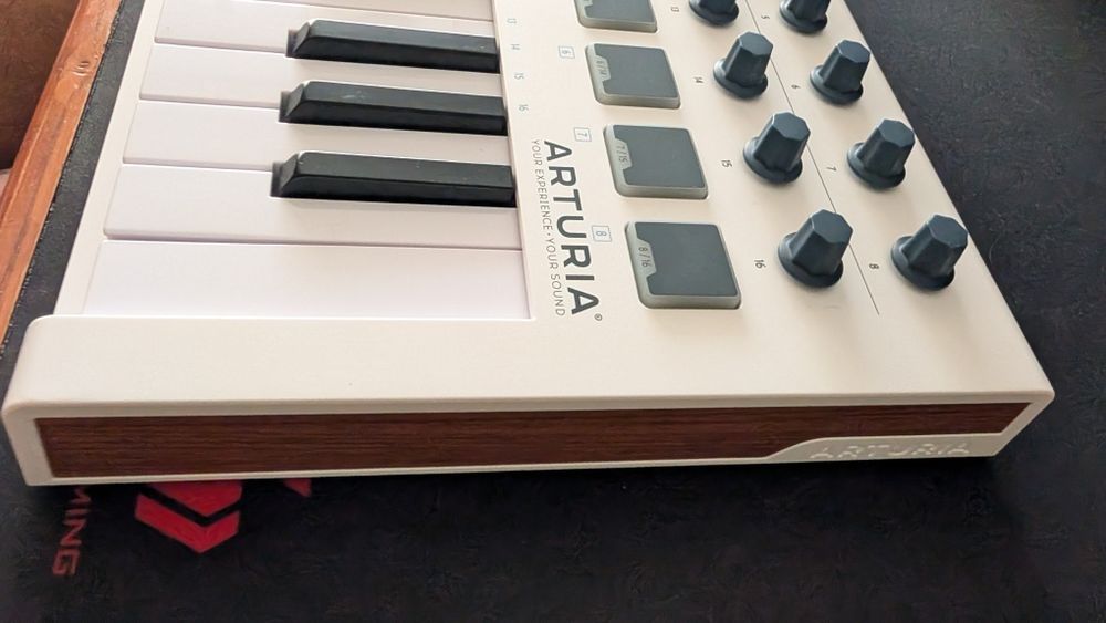 Teclado MIDI Arturia Minilab MKII