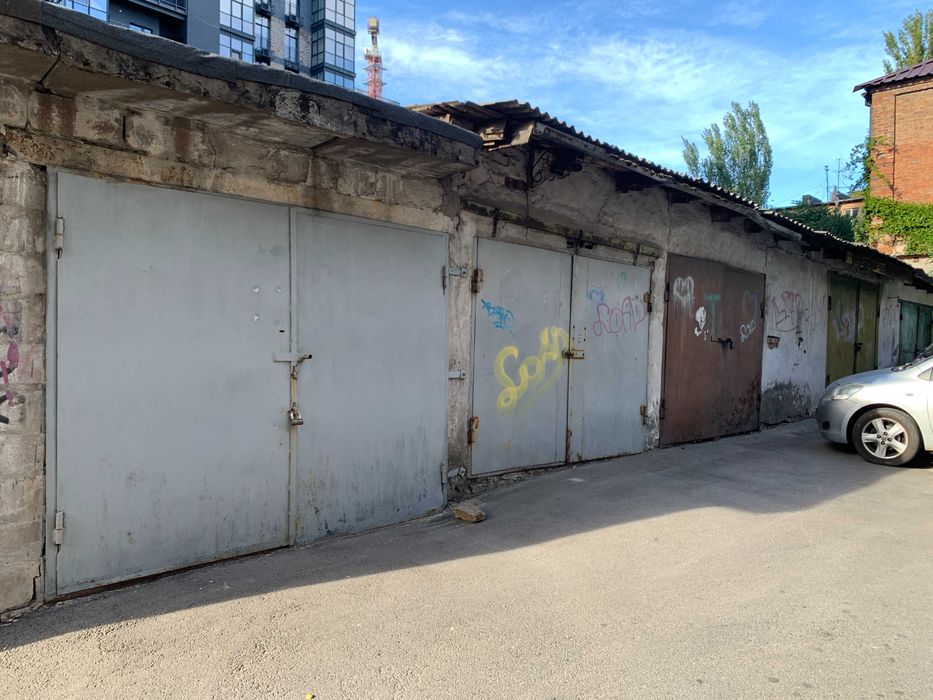 Продам гараж, центр, ул. Гоголя 14а
