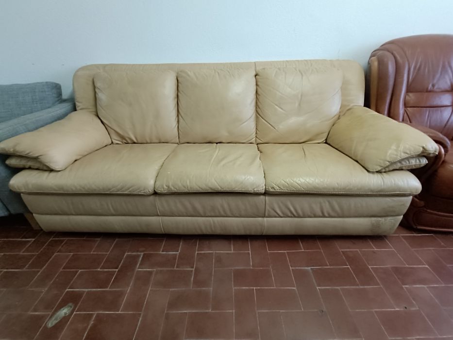 Sofa dois e três assentos usados
