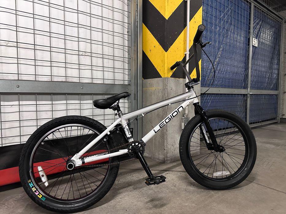 BMX Mongoose Legion L20 20” — biały, sprawny