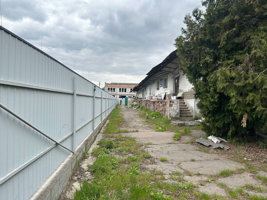Здається складське приміщення