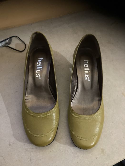 Sapatos novos da Hellius n 38